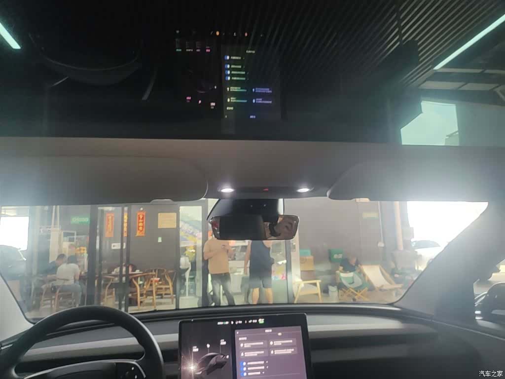 Tesla Model 3, 2025 18