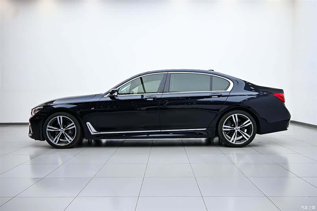 BMW 7 Series, 2018 все фото