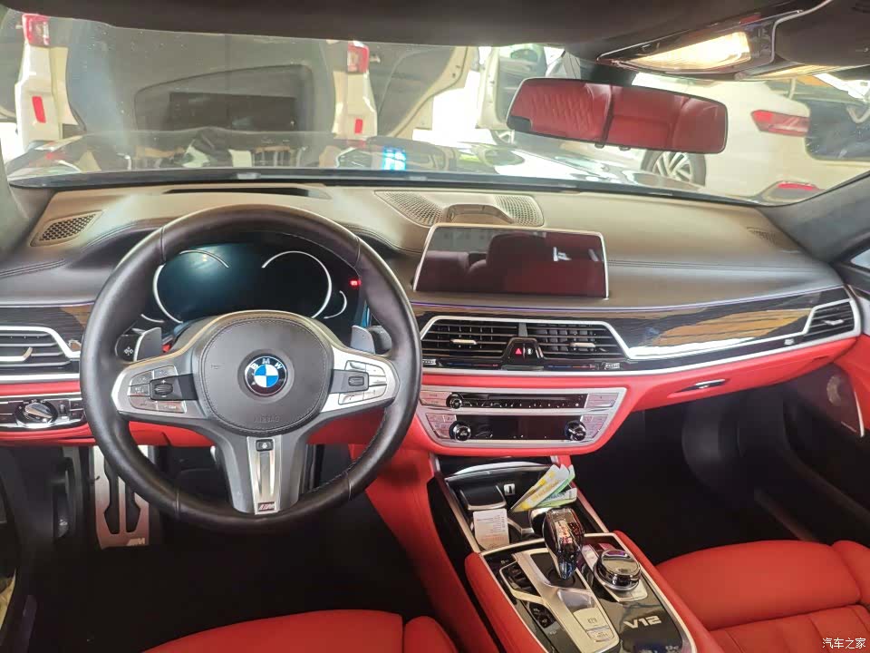 BMW 7 Series, 2018 все фото