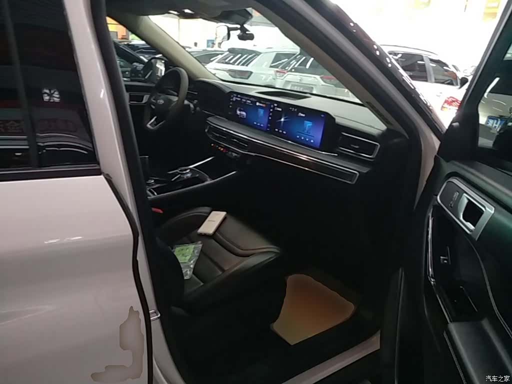 Ford Explorer, 2022 25
