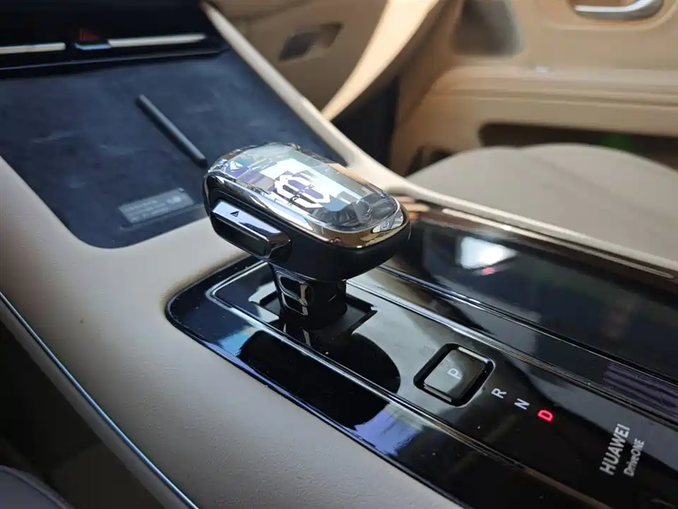 AITO Ask the world M7