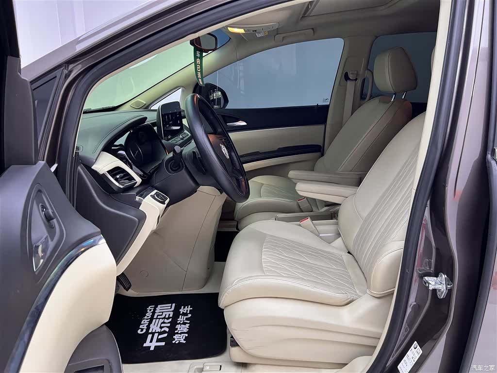 Buick GL8, 2025 18