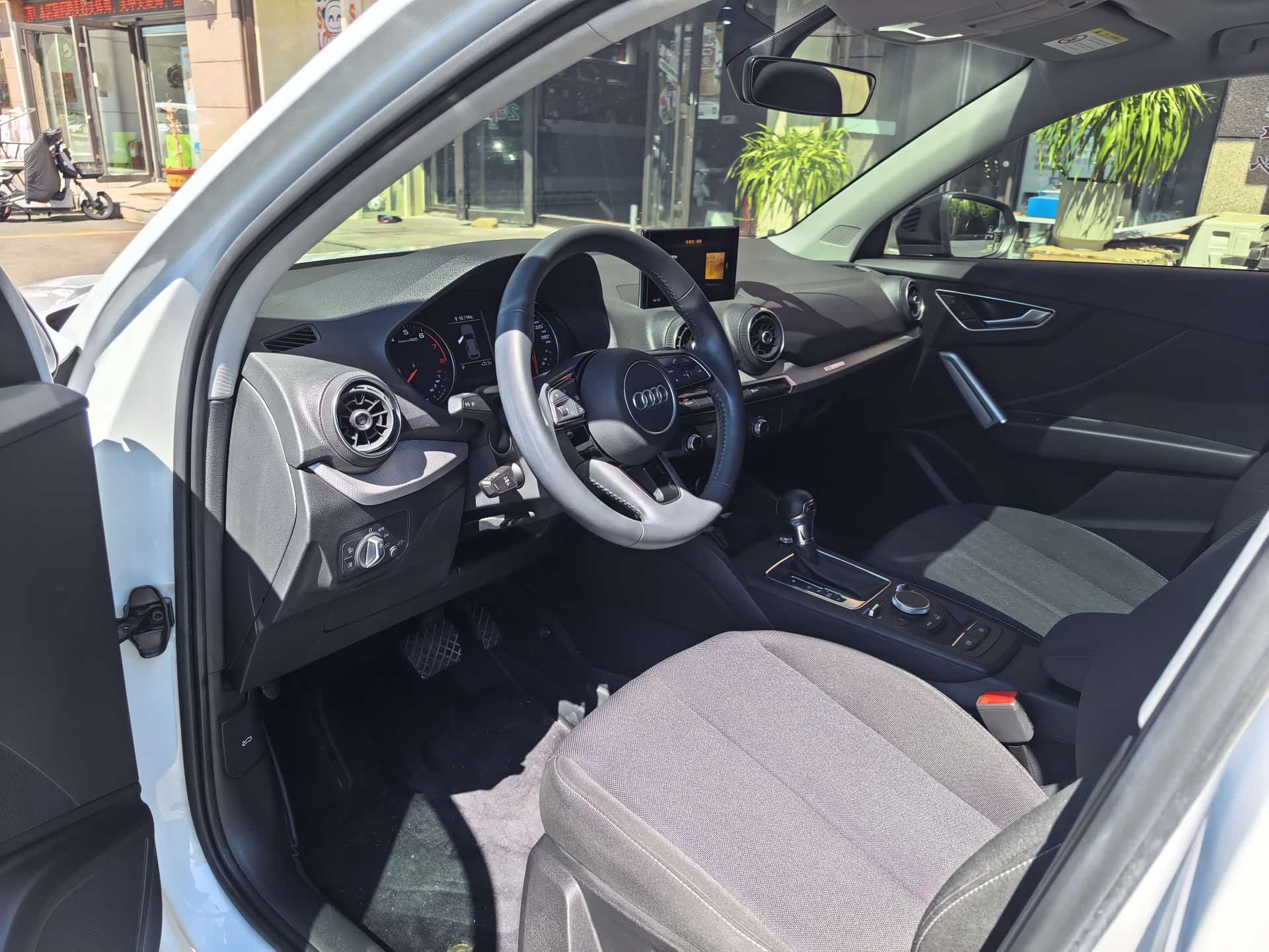 Audi Q2L, 2021 все фото