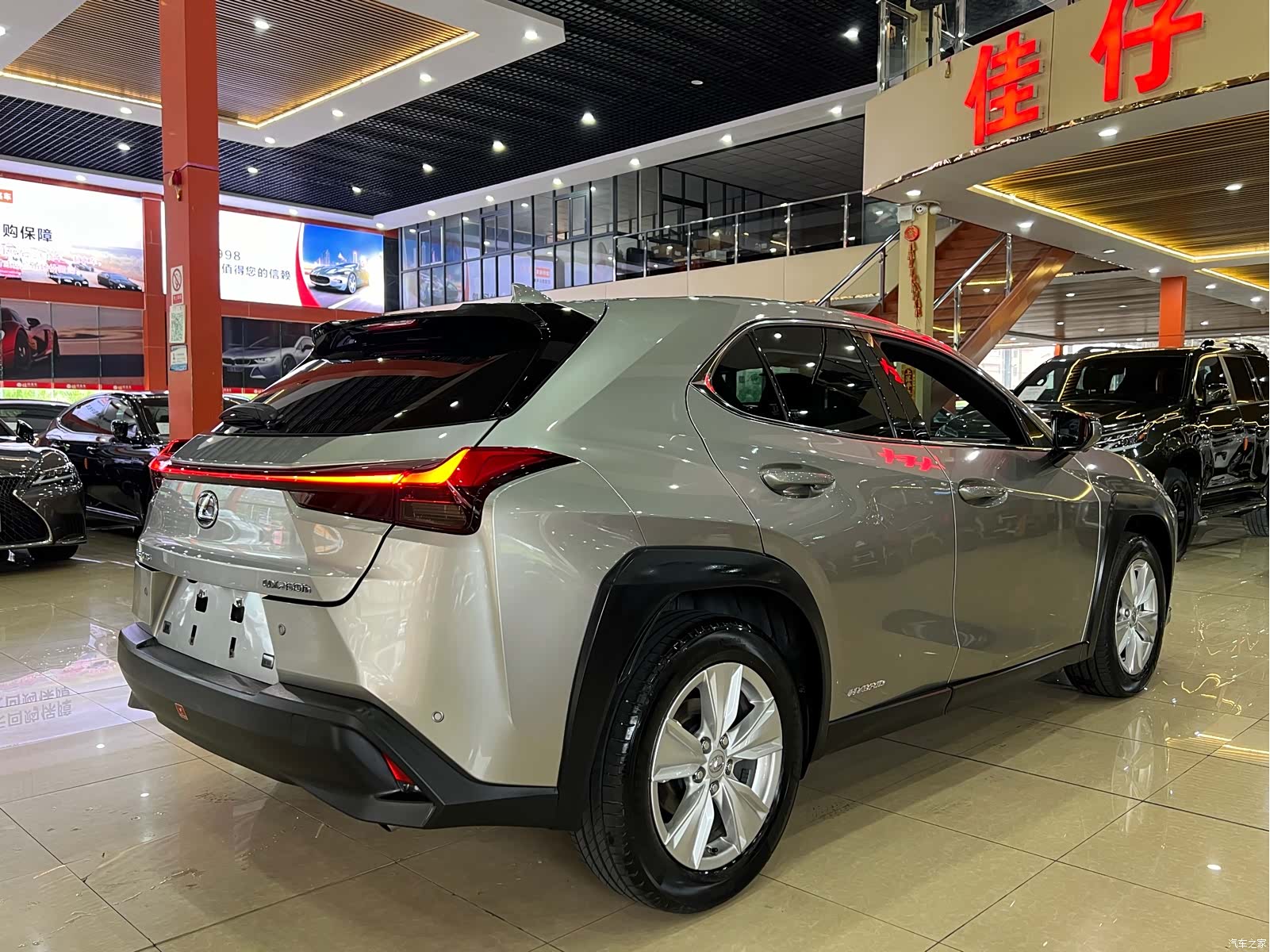 Lexus UX, 2021 все фото