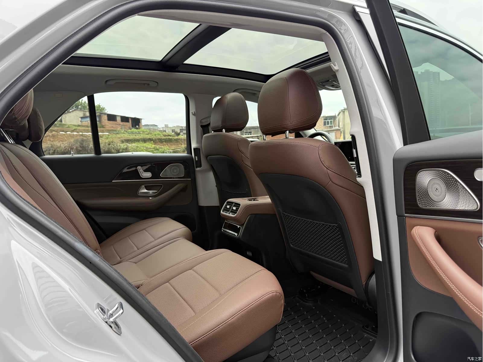 Mercedes-Benz GLE, 2024 15
