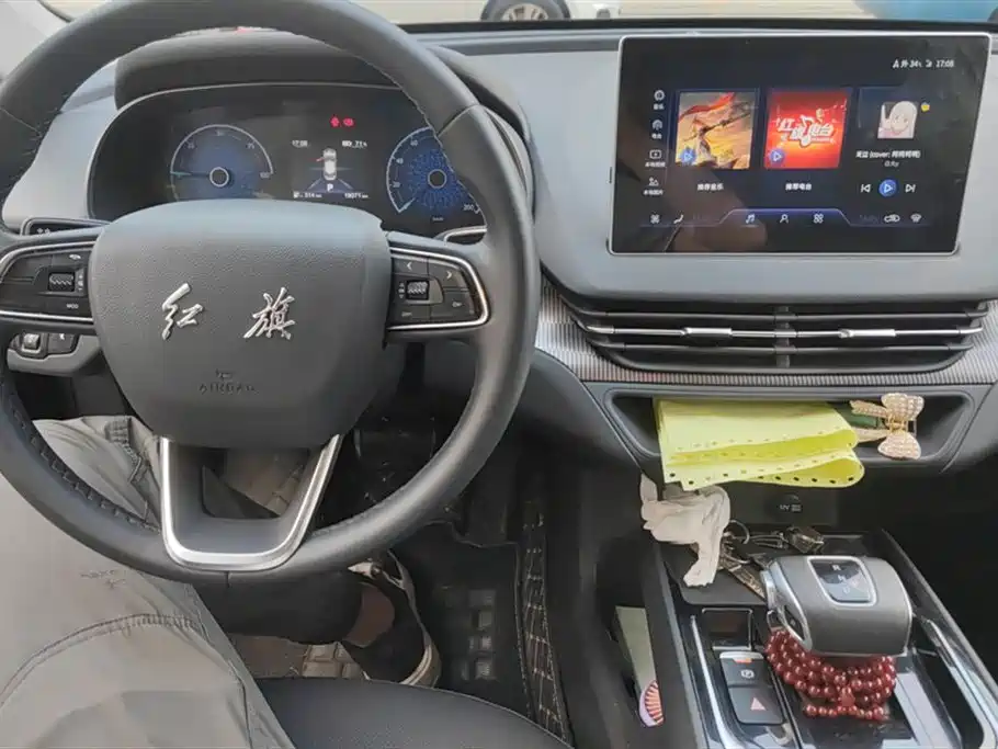 Hongqi E-QM5