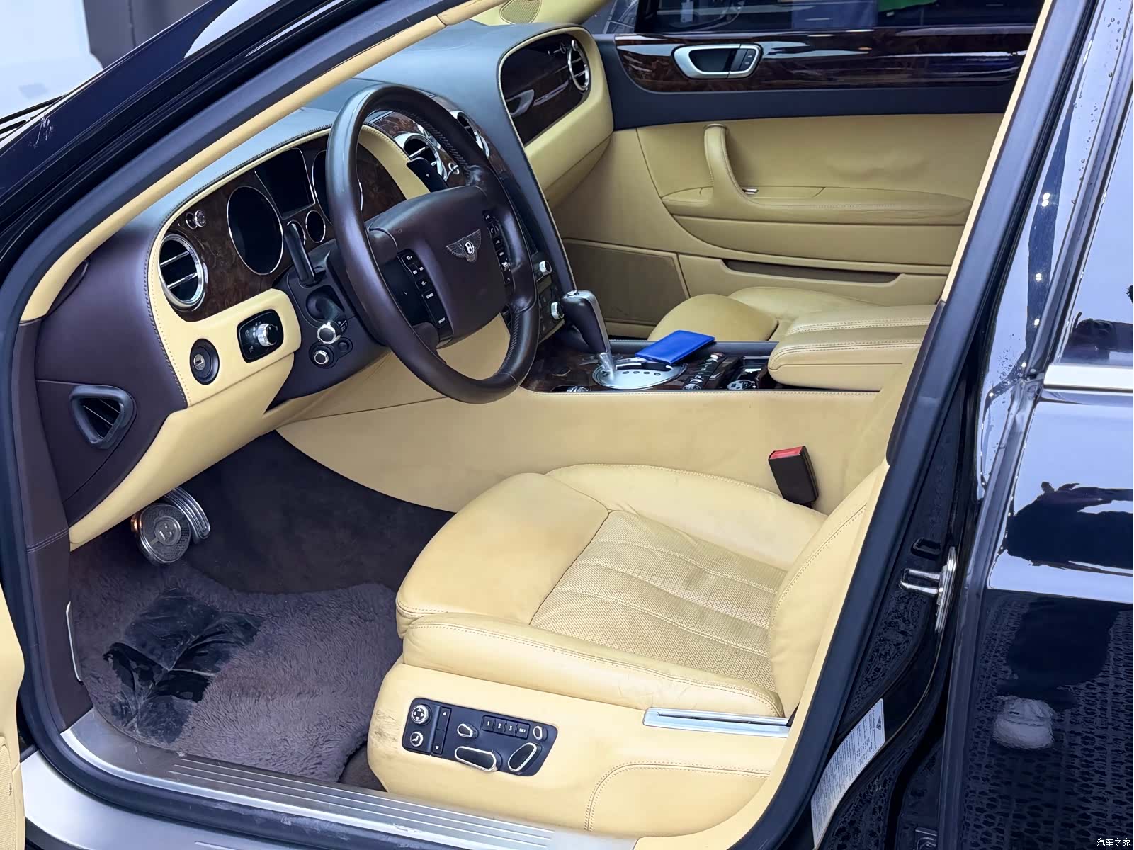 Bentley Flying Spur, 2011 3