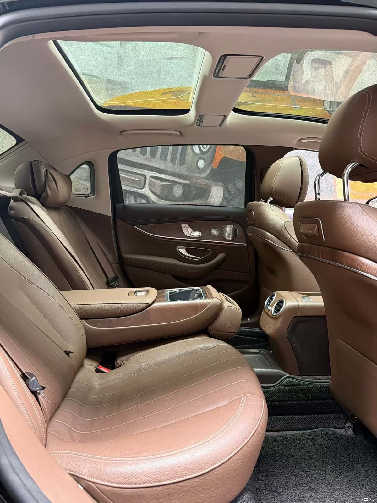 Mercedes-Benz E-Class, 2019 9