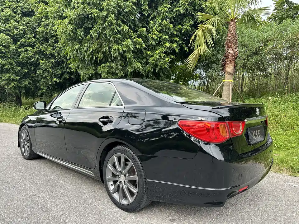 Toyota Reiz
