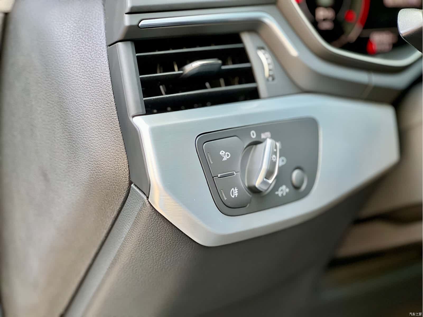 Audi A4L, 2022 6