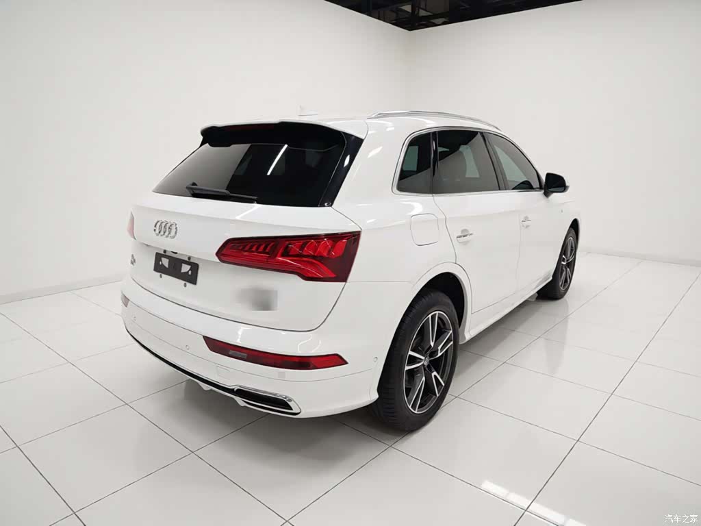 Audi Q5L, 2020 все фото