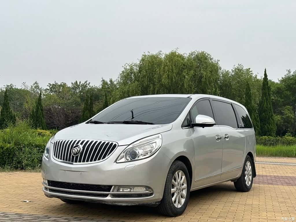Buick GL8, 2012 1