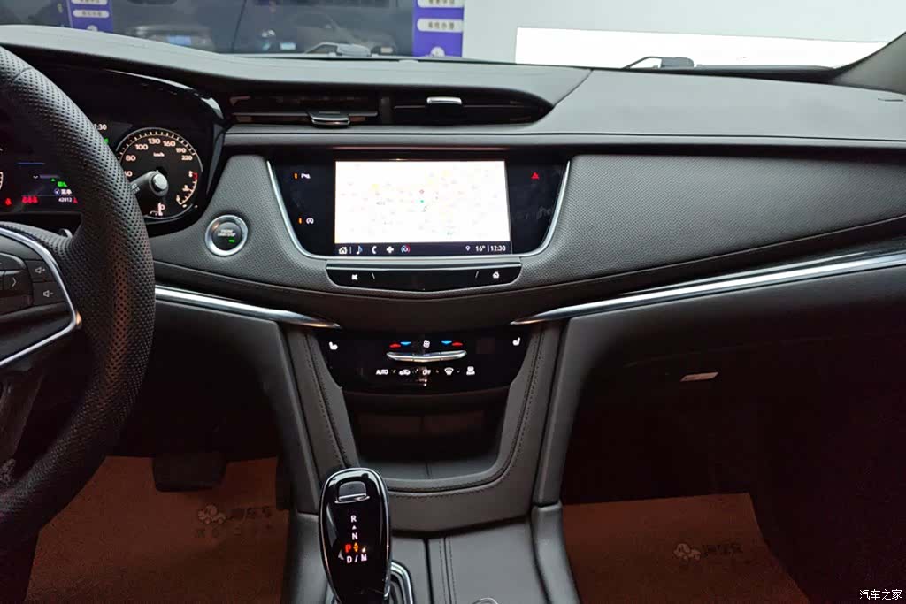 Cadillac XT5, 2022 13