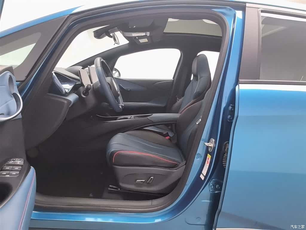 BYD Dolphin, 2022 10