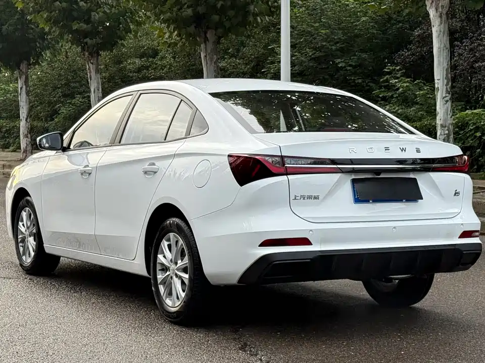 Roewe i5