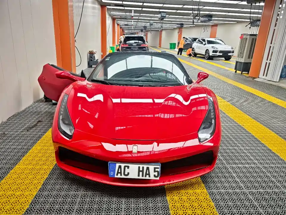 Ferrari 488