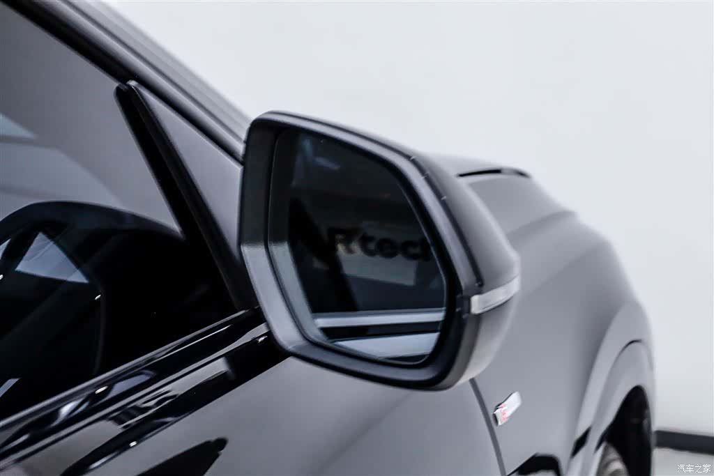 Audi Q8, 2023 34