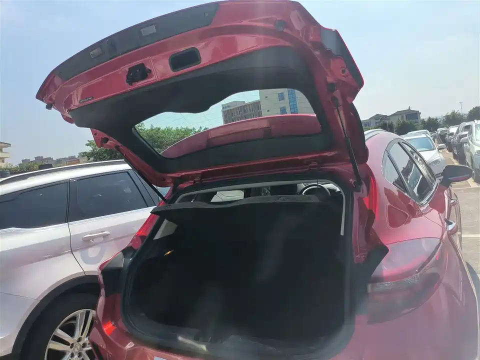 Geely Emgrand GS