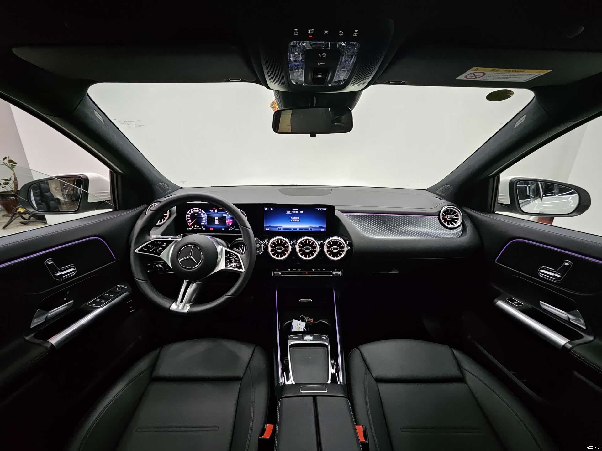 Mercedes-Benz GLA, 2025 11
