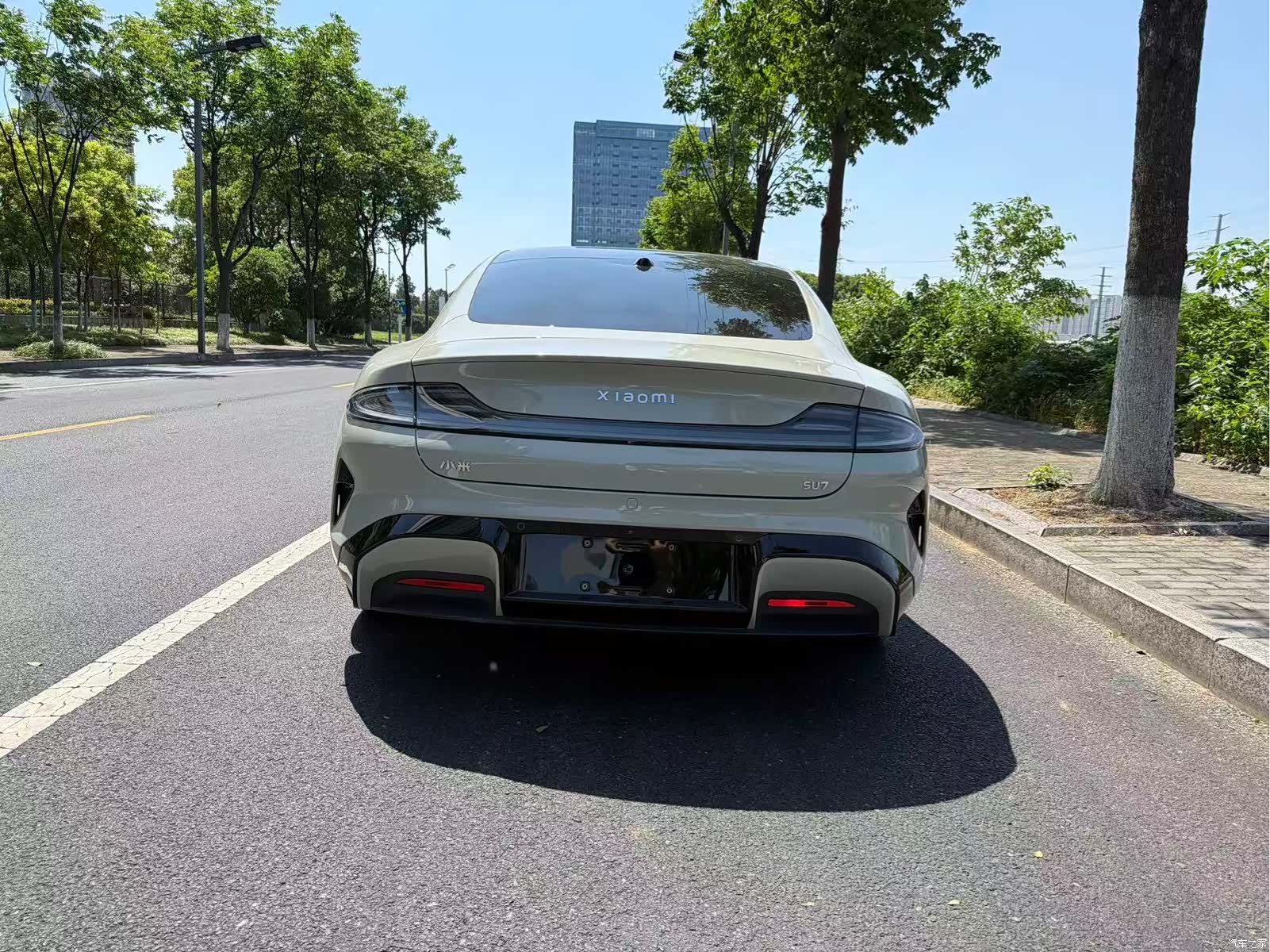 Xiaomi SU7, 2025 8