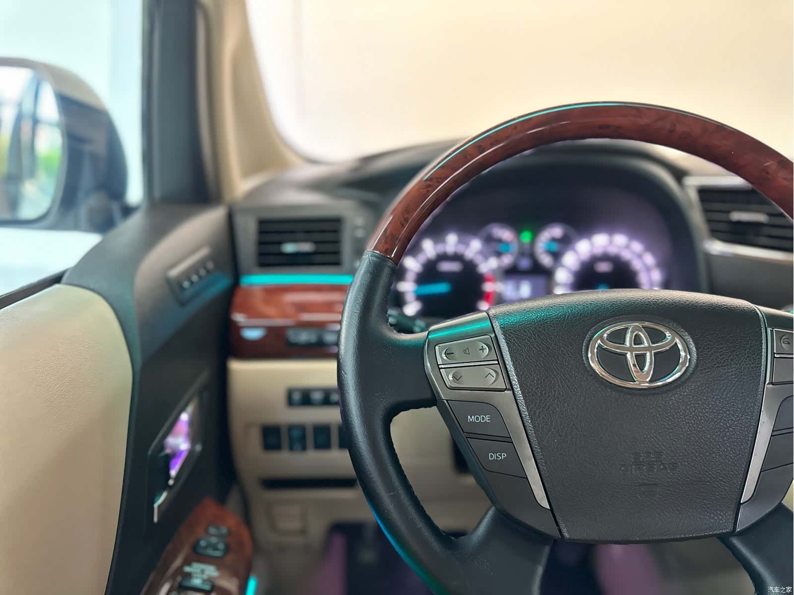 Toyota Alphard, 2012 15