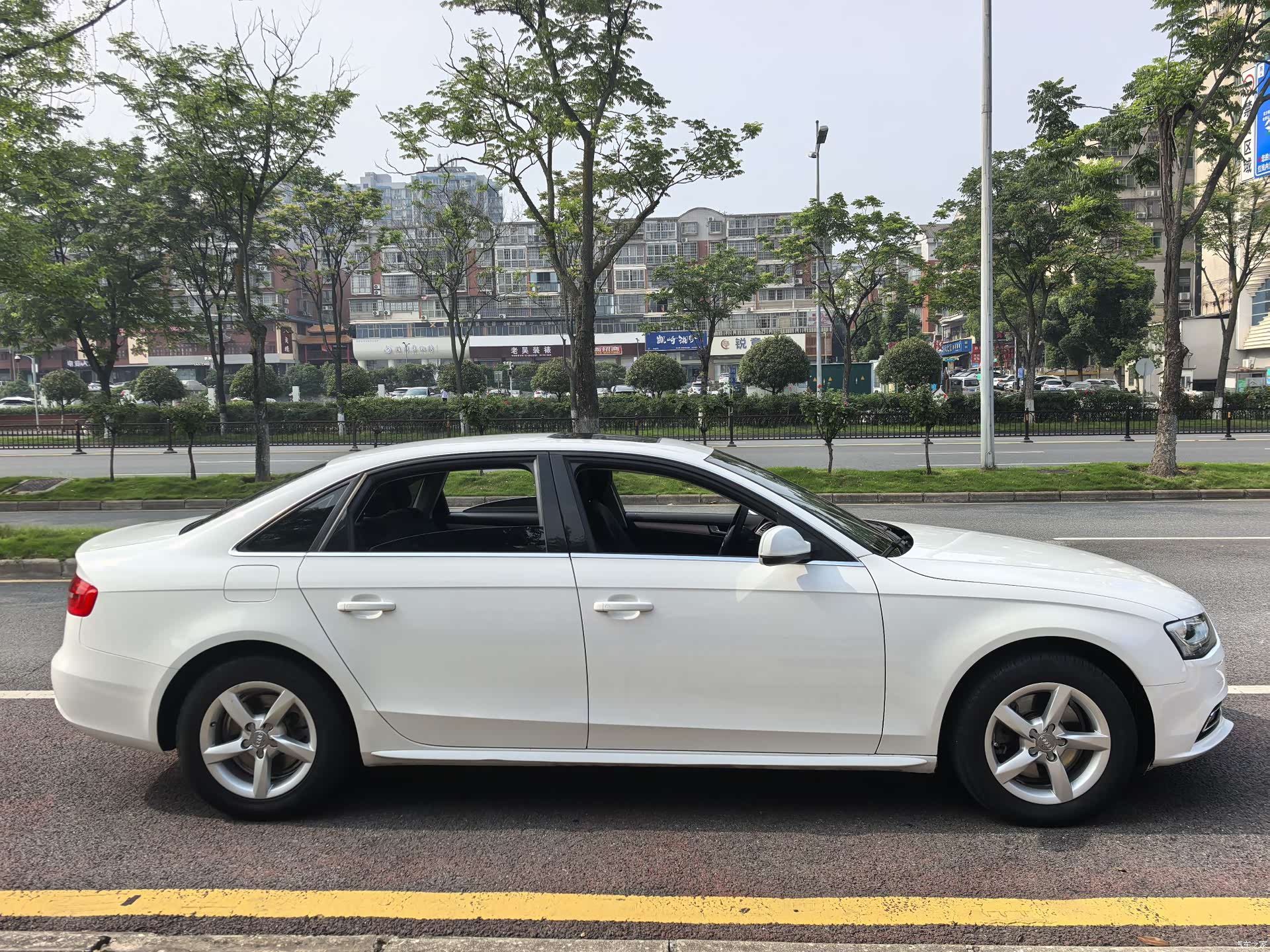 Audi A4L, 2015 12