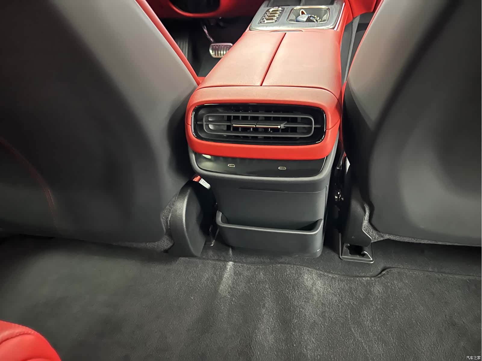 Xiaomi SU7, 2024 11