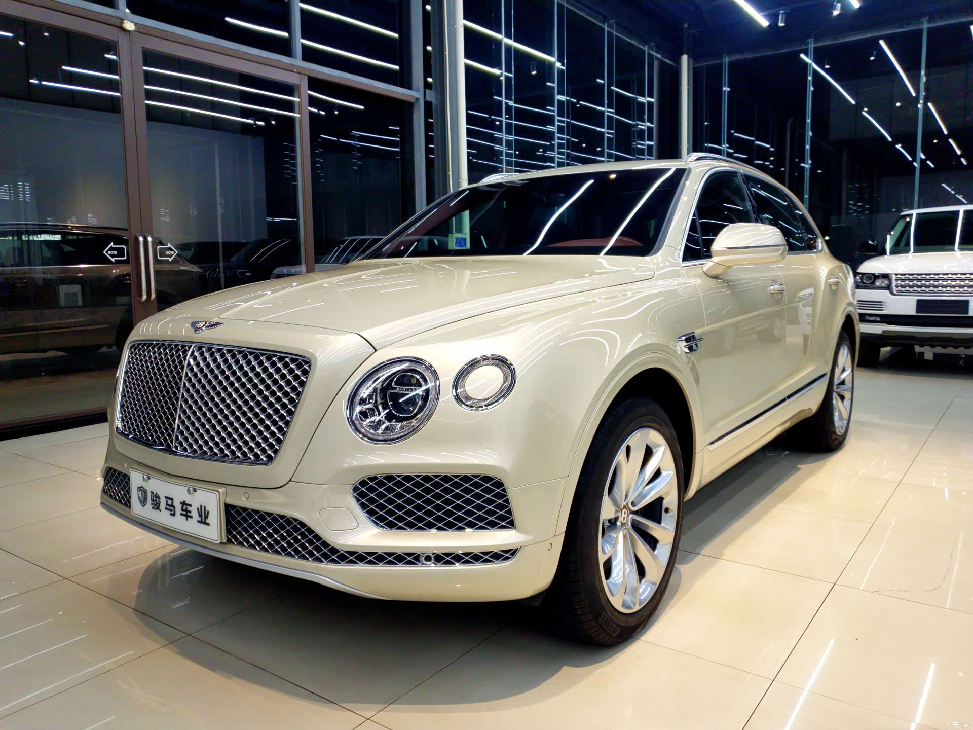 Bentley Bentayga, 2019 3