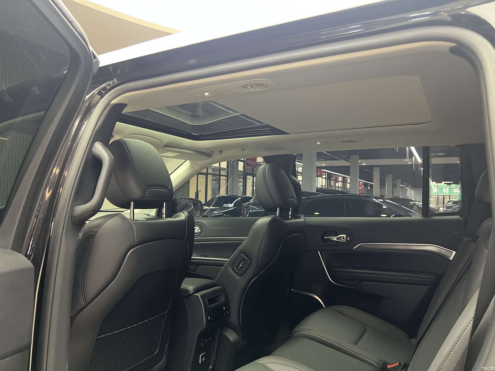 Jeep Grand Commander, 2019 13