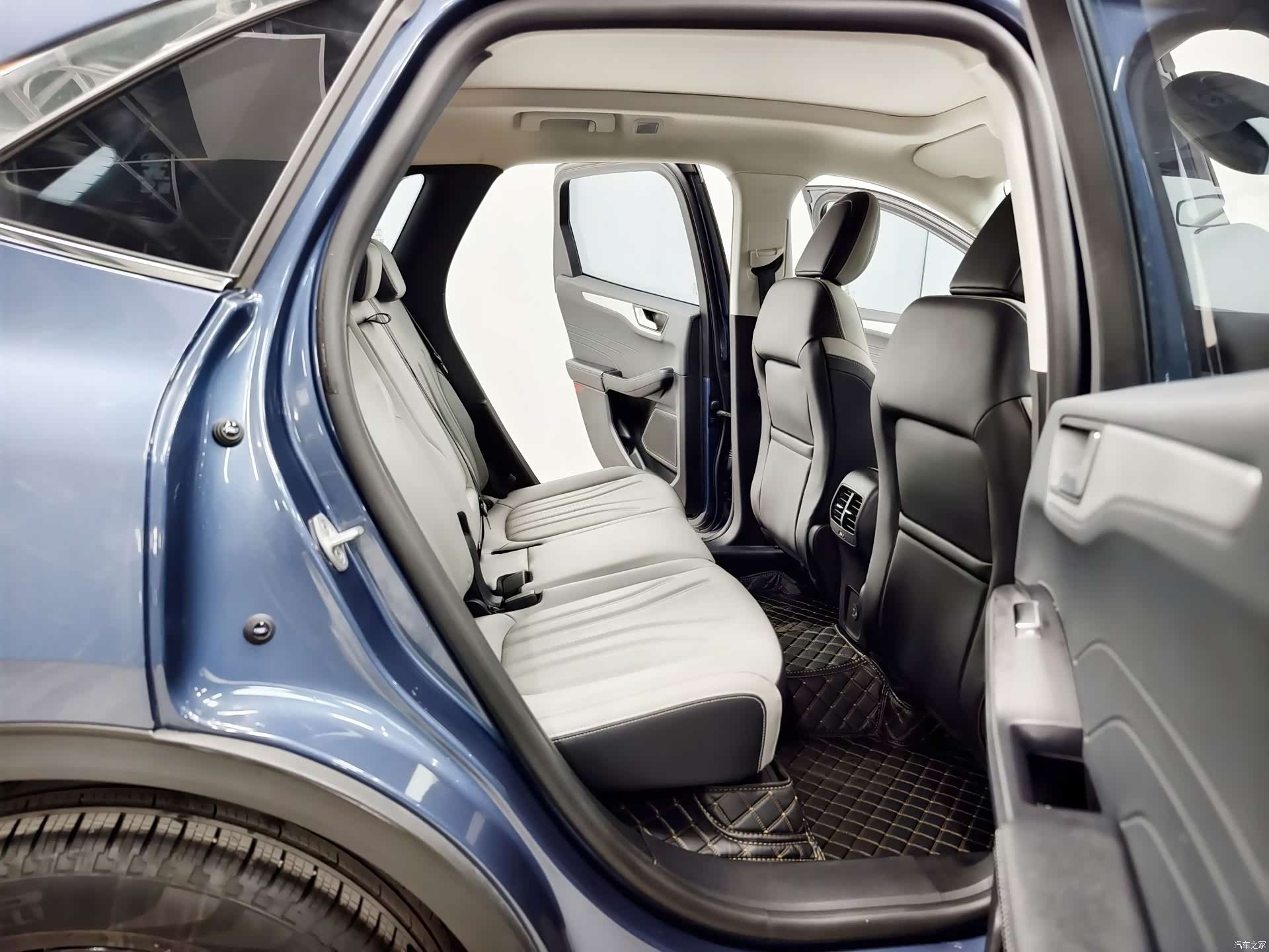 Ford Escape, 2025 16
