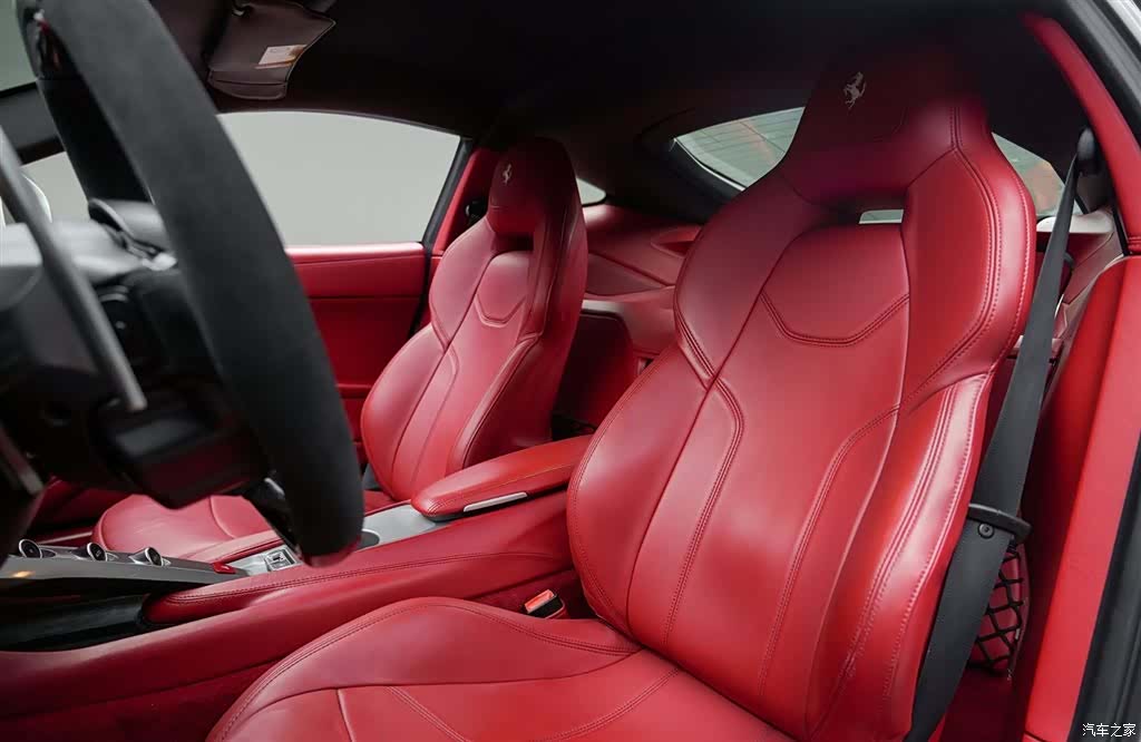 Ferrari F12ber, 2014 11