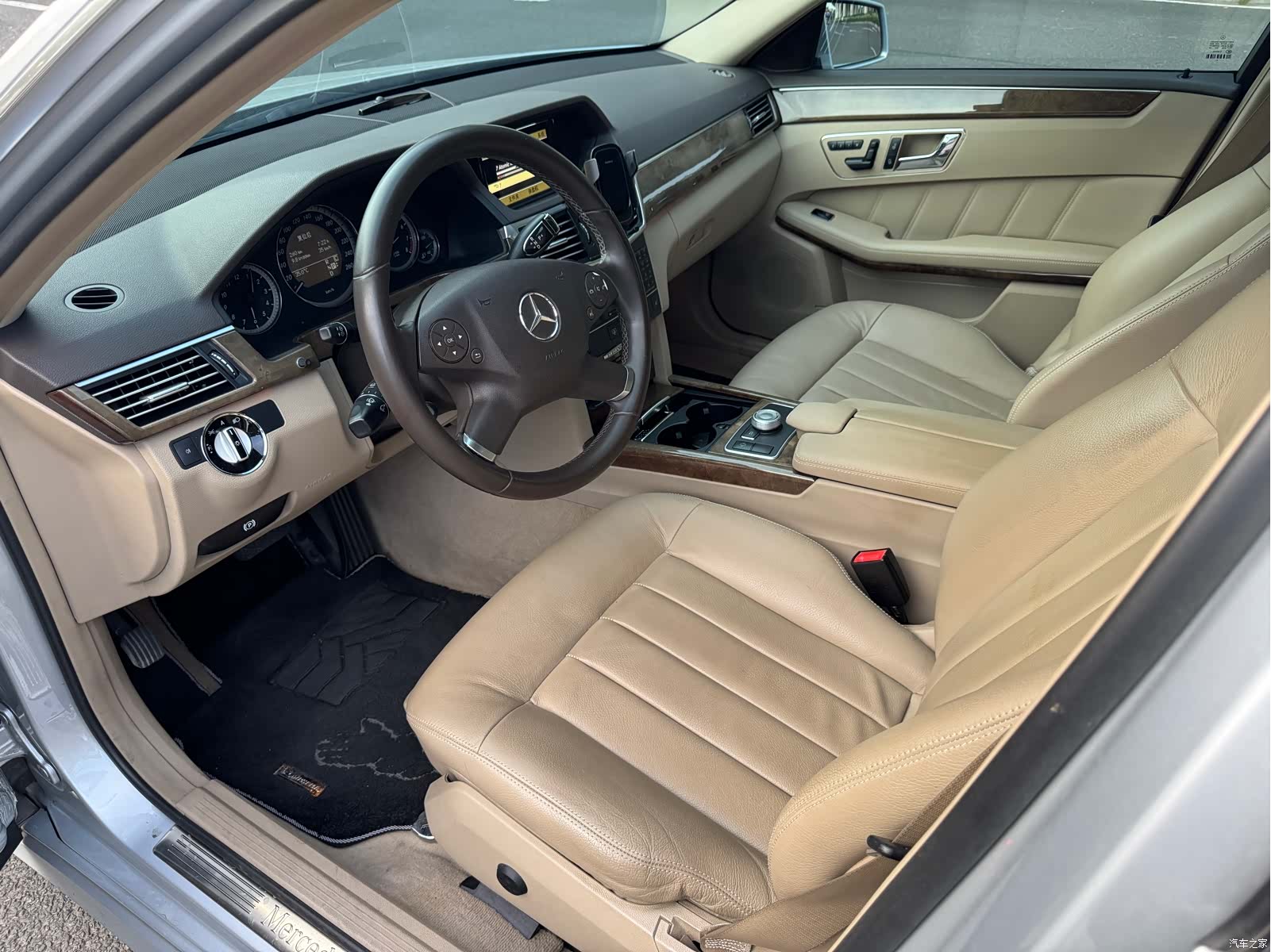 Mercedes-Benz E-Class, 2010 4