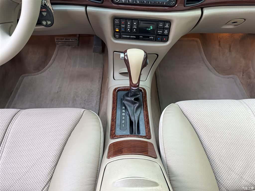 Buick Century, 2002 7
