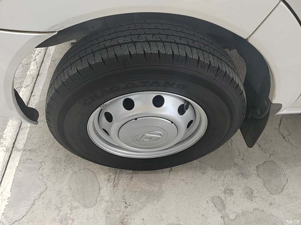 Maxus V80, 2025 23