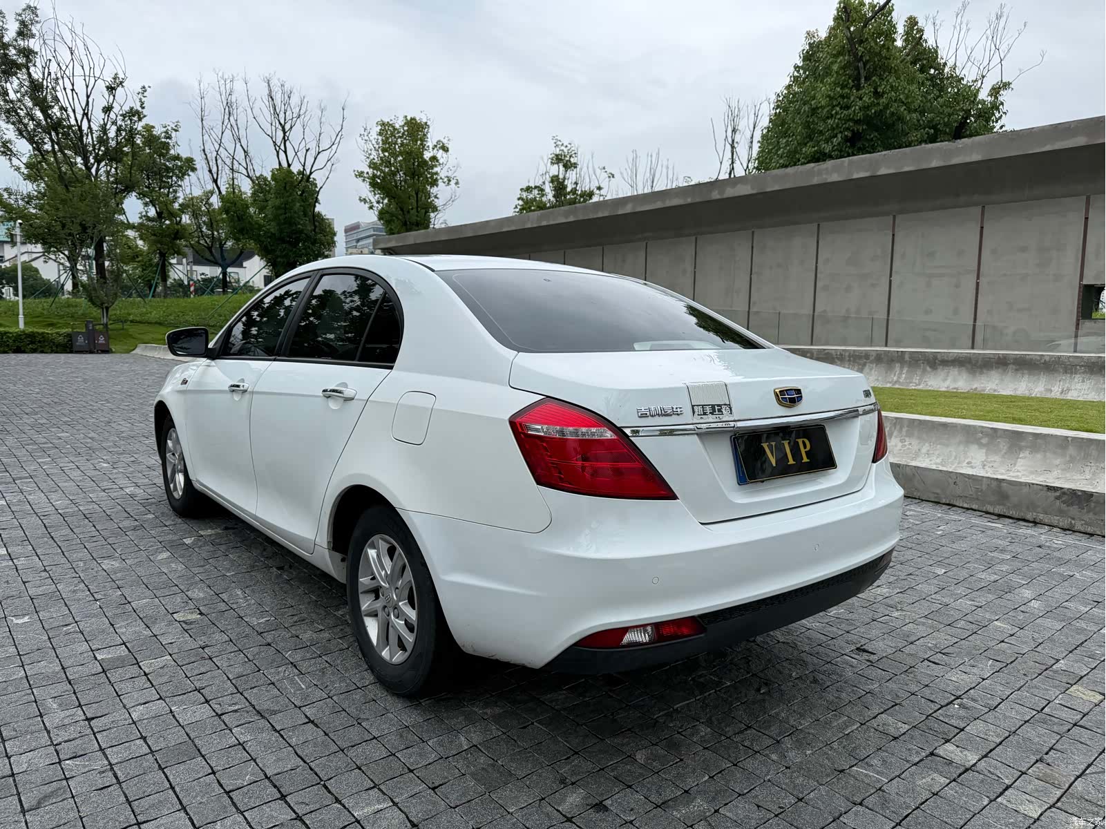 Geely Emgrand, 2016 12