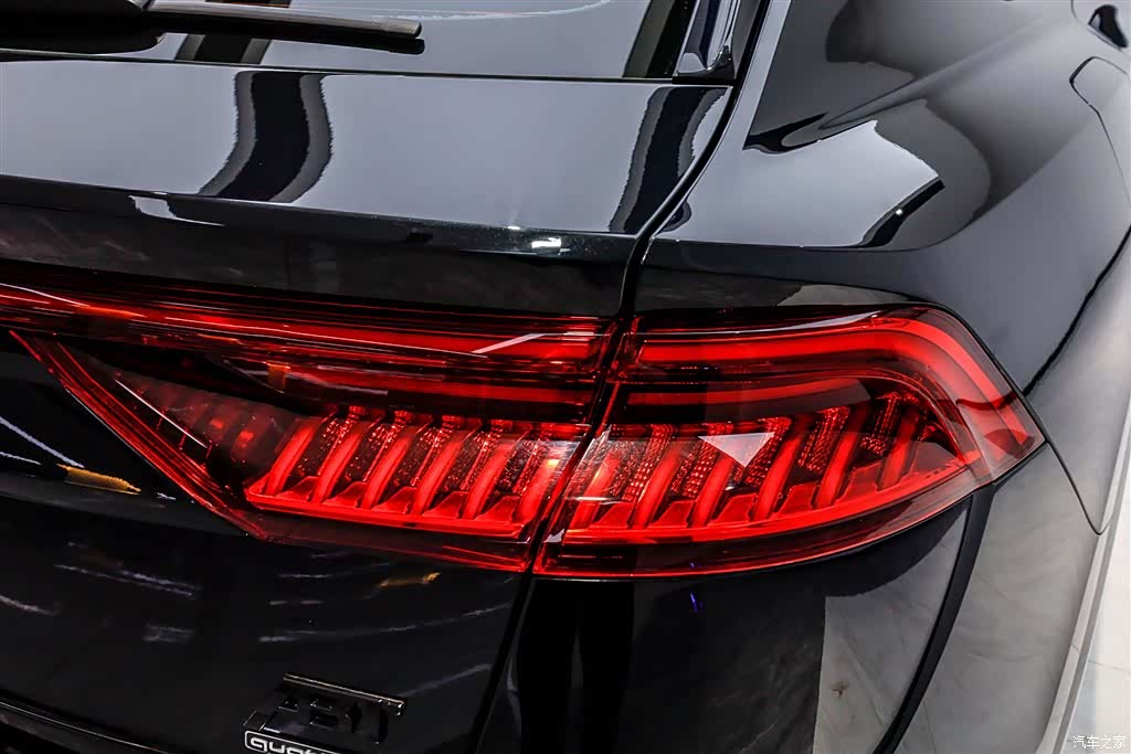 Audi Q8, 2023 32