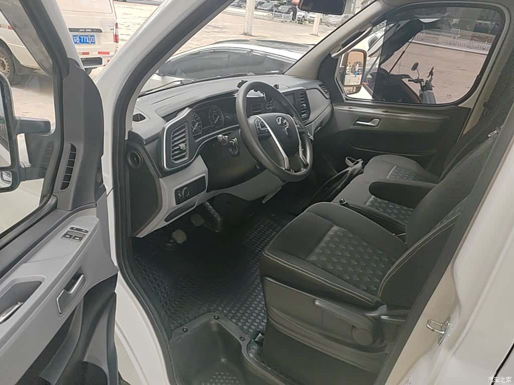 Maxus V80, 2025 16