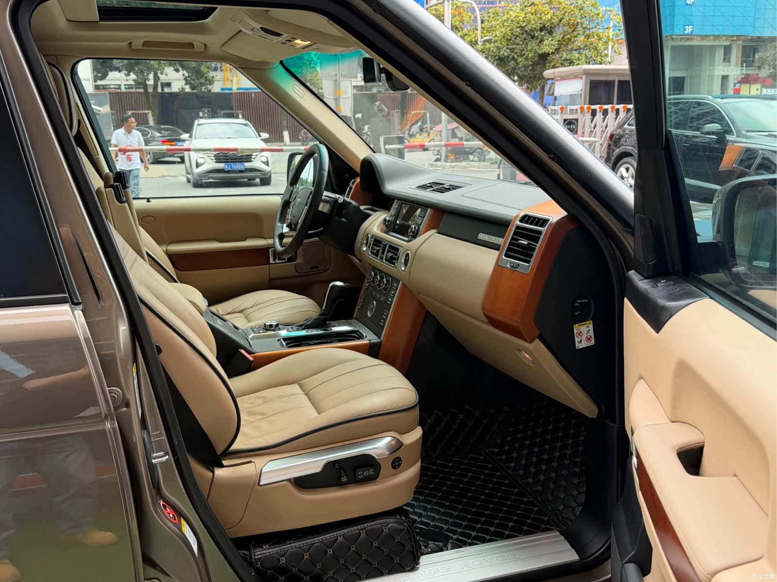 Land Rover Range Rover, 2011 7