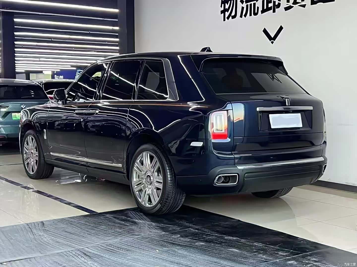 Rolls-Royce Cullinan, 2019 все фото