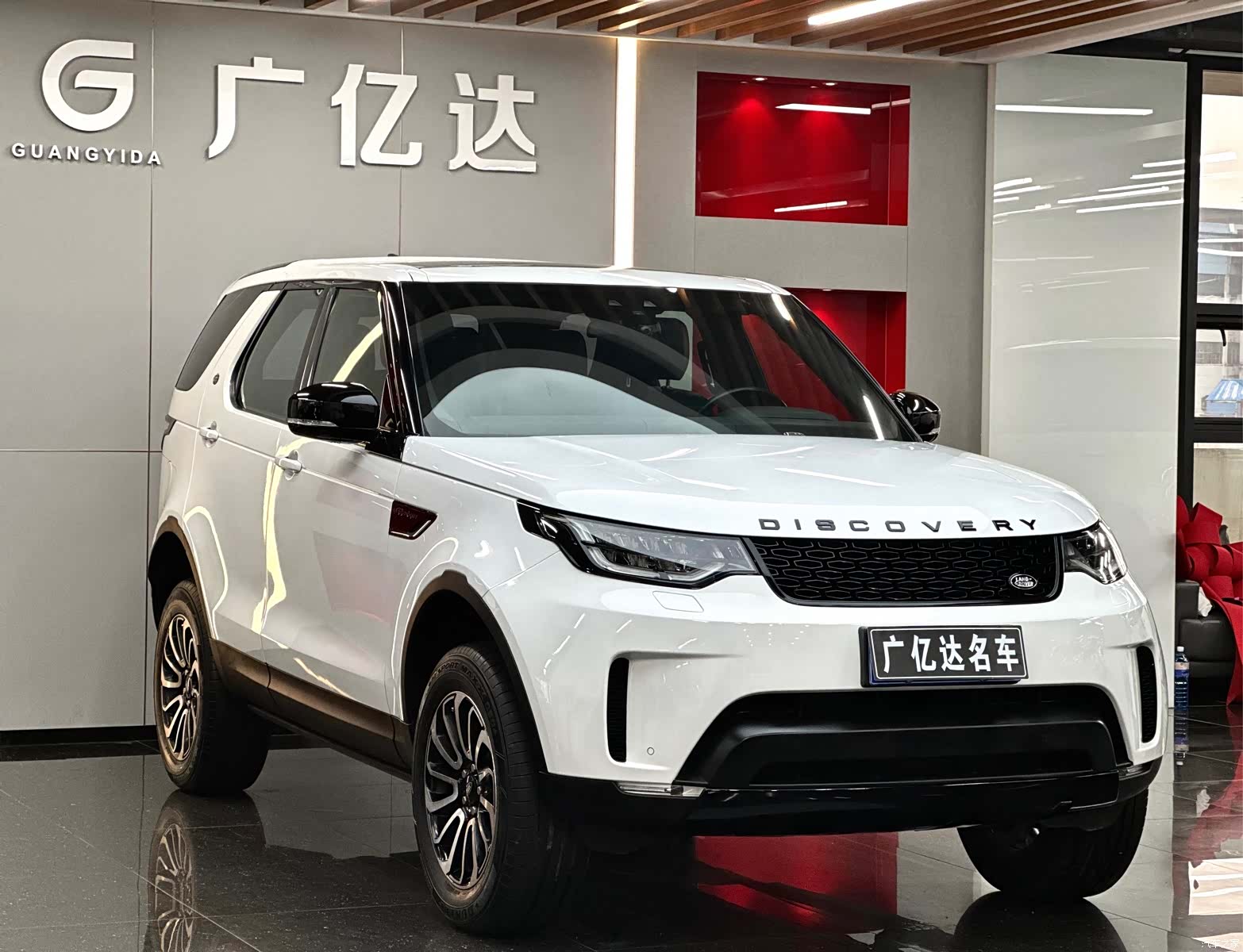 Land Rover Discovery, 2018 3