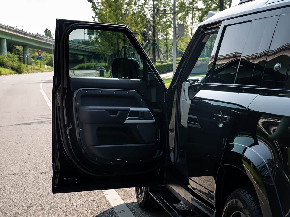 Land Rover guard Land Rover guard
