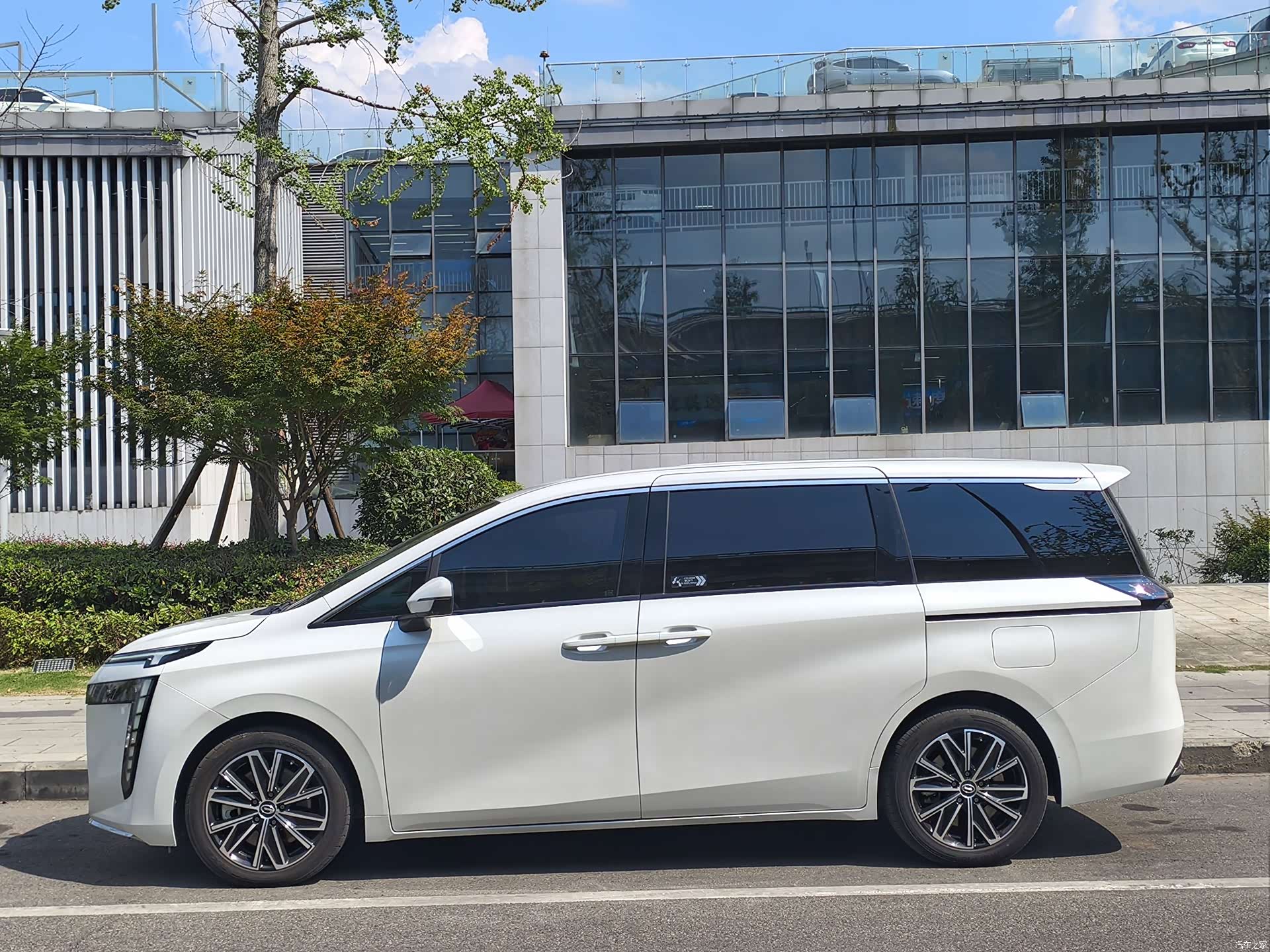 Trumpchi E8, 2024 4