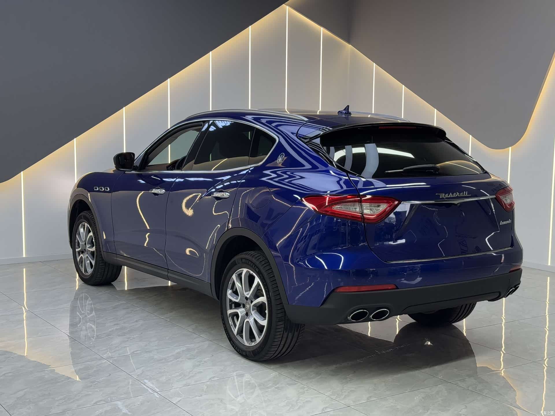 Maserati Levante, 2018 все фото