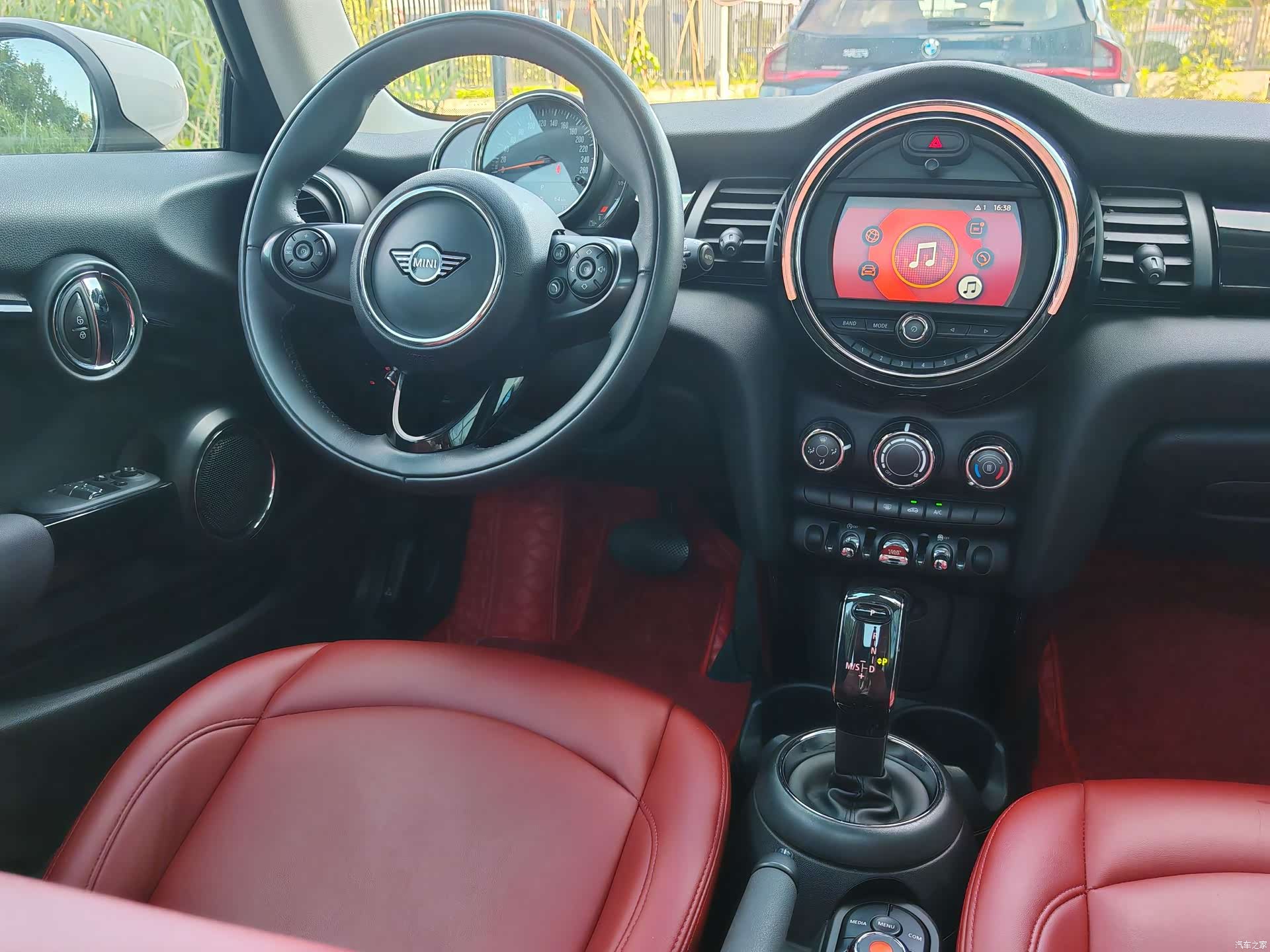 Mini ONE, 2021 19