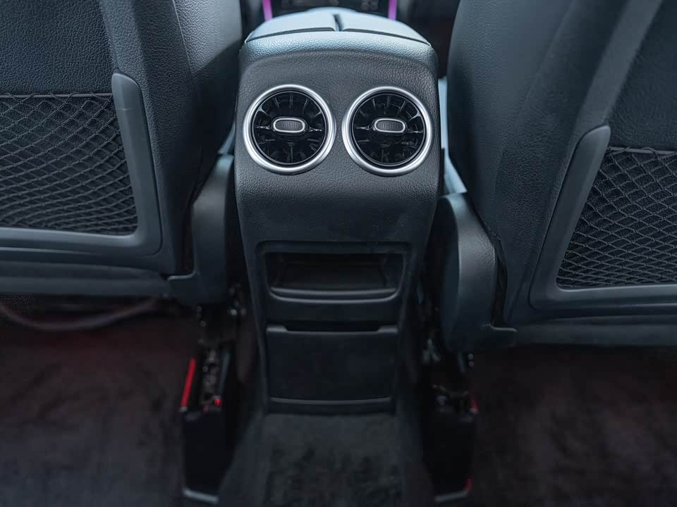 Mercedes-Benz GLA Mercedes-Benz GLA