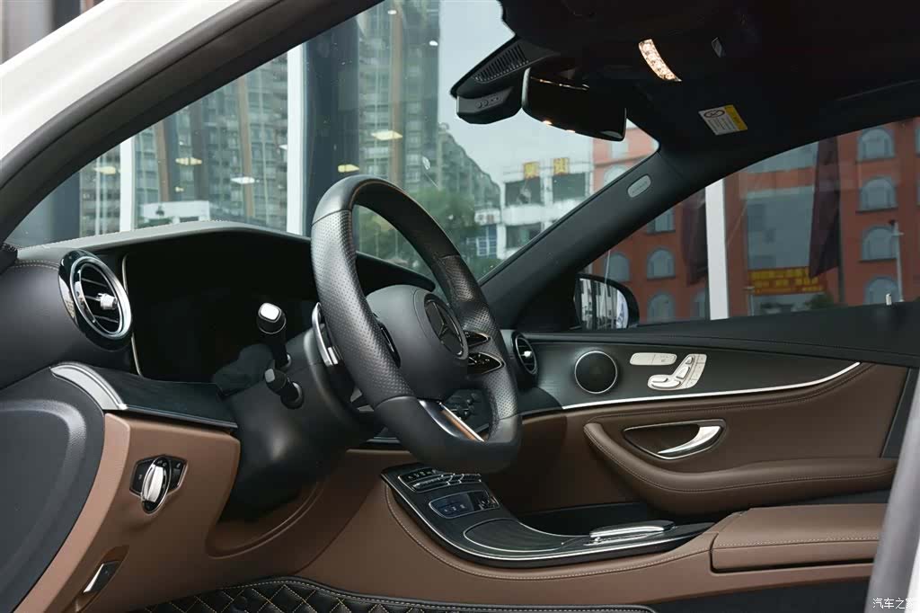 Mercedes-Benz E-Class, 2022 12