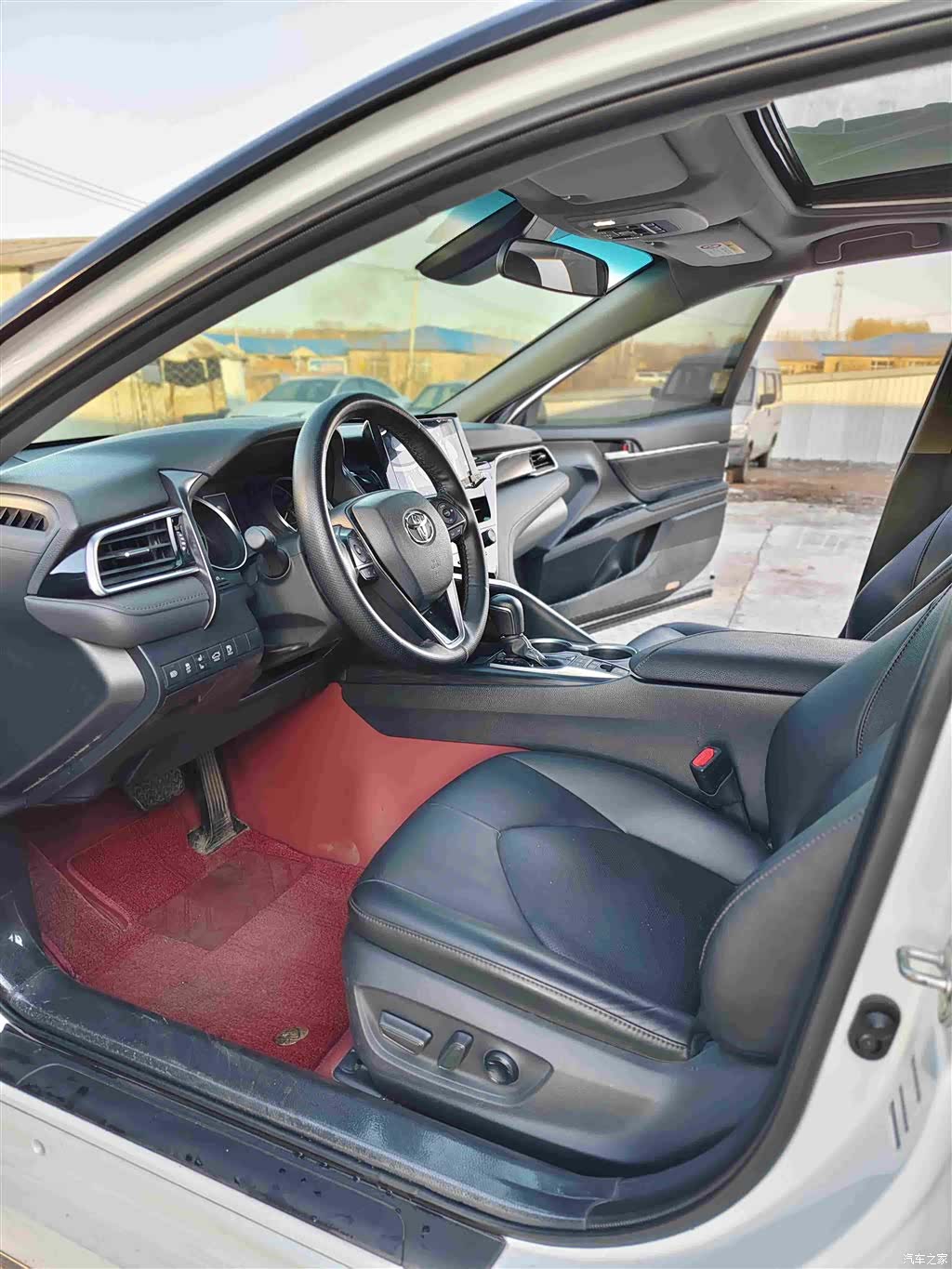 Toyota Camry, 2024 все фото