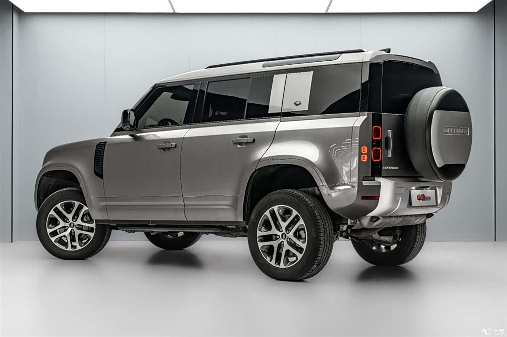 Land Rover Defender, 2024 все фото