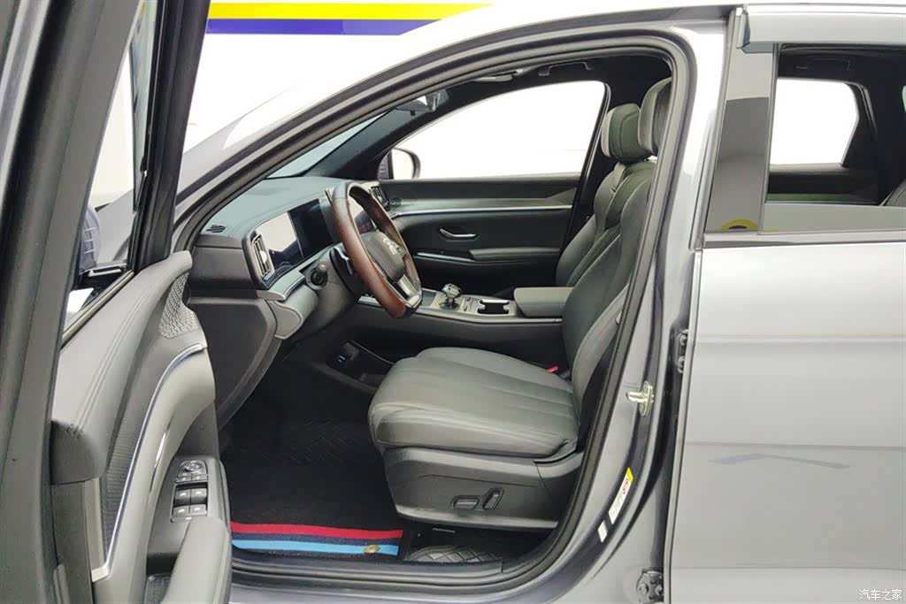 BYD Song, 2025 9