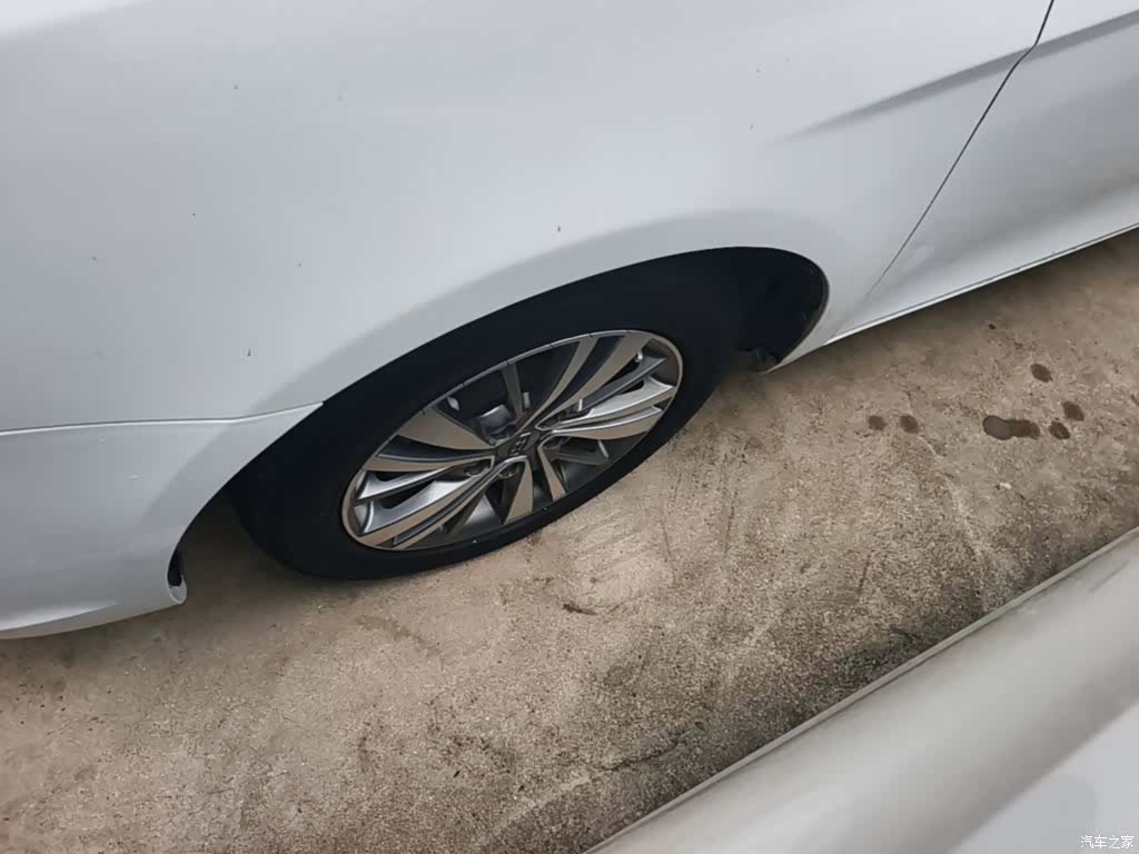 Geely Emgrand, 2018 23